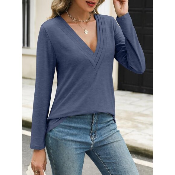 Women's Navy Deep V Neck Long Sleeve Pleated Top - Casual Elegance Unveiled - Picture 3 of 6